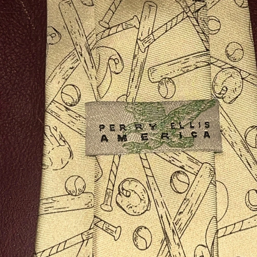 Perry Ellis Tie 100% Silk Boys‎ Baseball Sports 50” Yellow